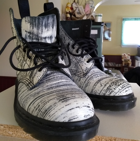 Doc Marten's Pascal Boots - Picture 2 of 12